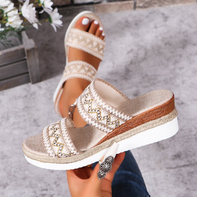 Strappy Sandalen