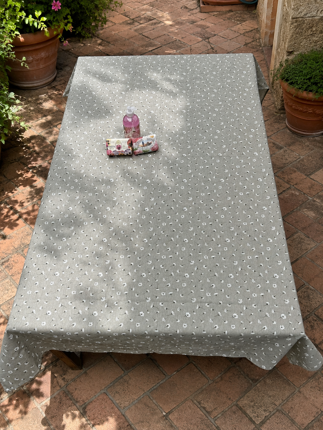Italienische Tischdecke Margherita - Baumwolle - Design mit Gänseblümchen