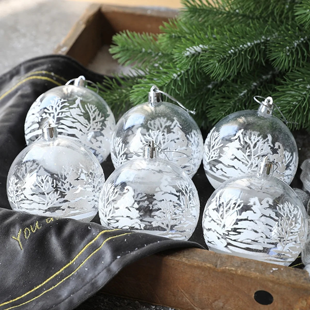 Boules de Noël transparentes